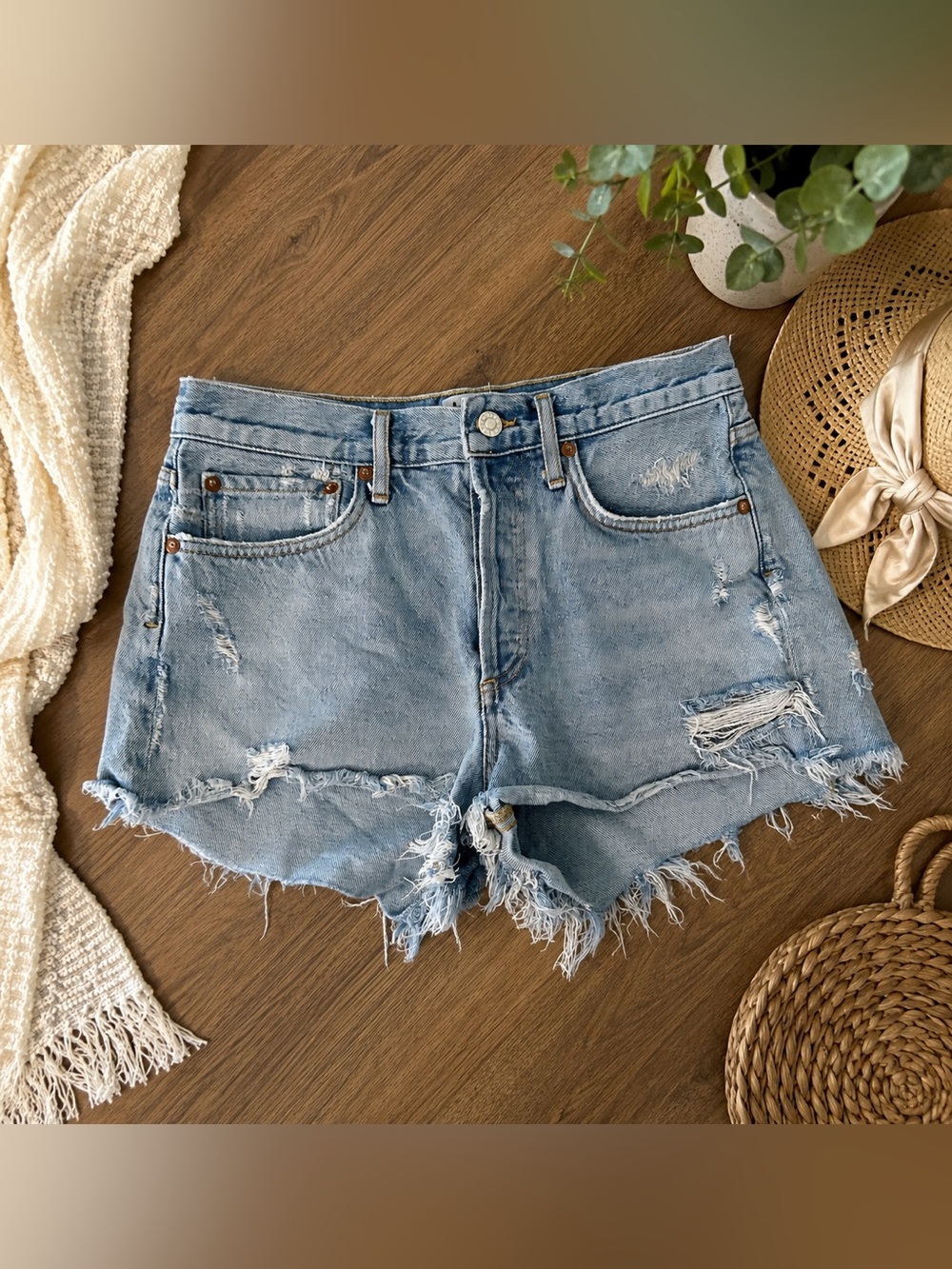 AGOLDE Parker Distressed Denim Shorts Size 26 High Rise Light Wash Cutoff Shorts